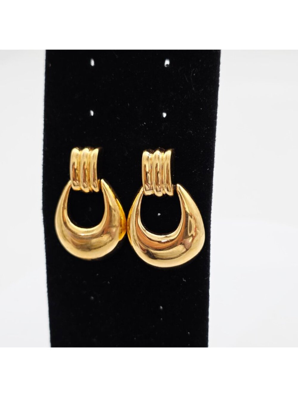 Vintage Napier Gold-Tone Crescent Clip-On Earrings With Ribbed Top Design - Picture 5 of 7